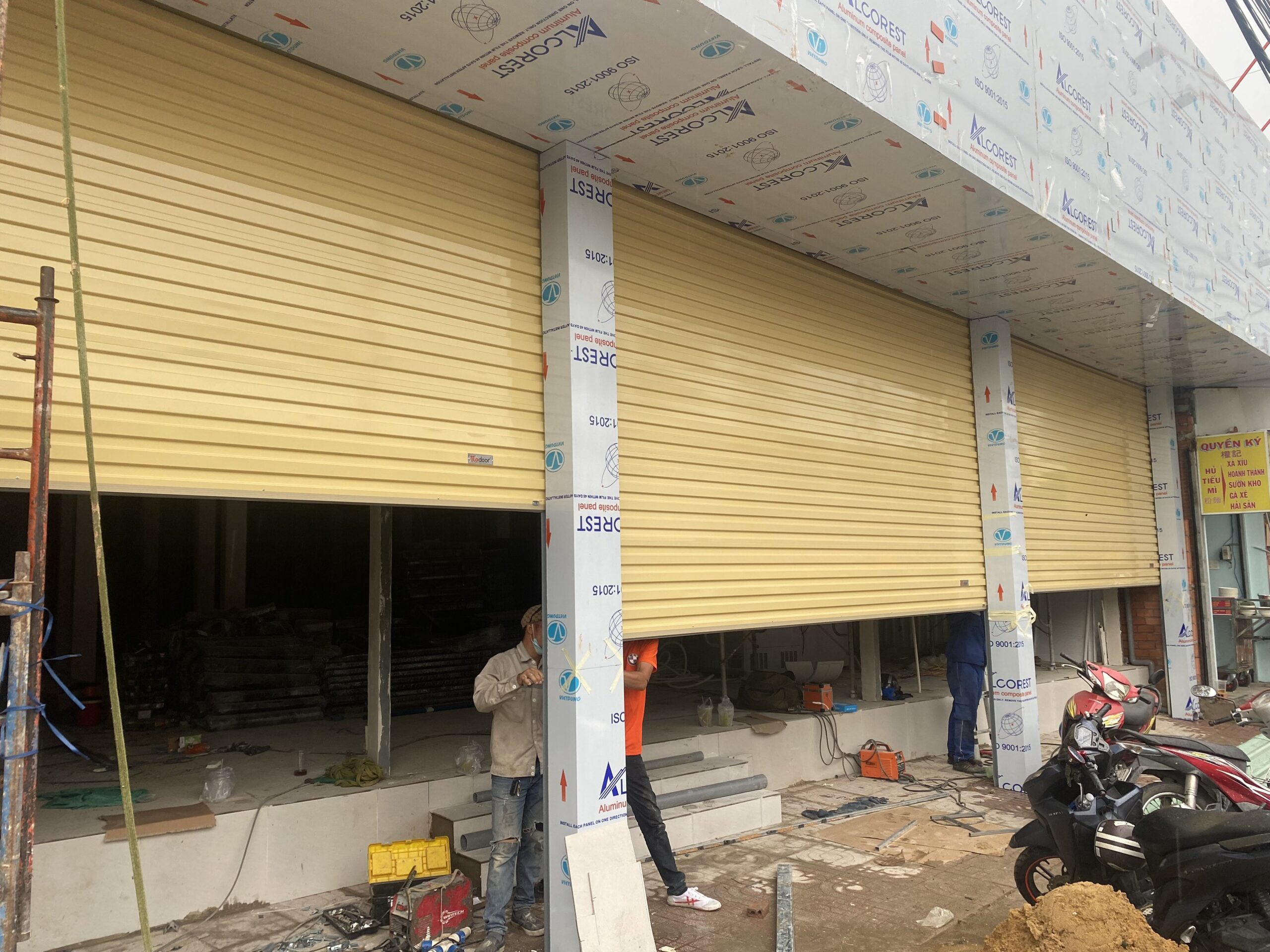 cửa cuốn tấm liền